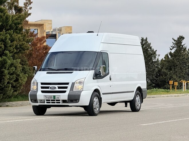 Ford Transit-9