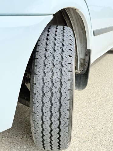 Ford Transit-7