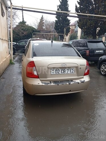 Hyundai Accent-2