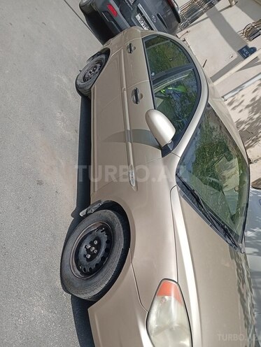 Hyundai Accent-4