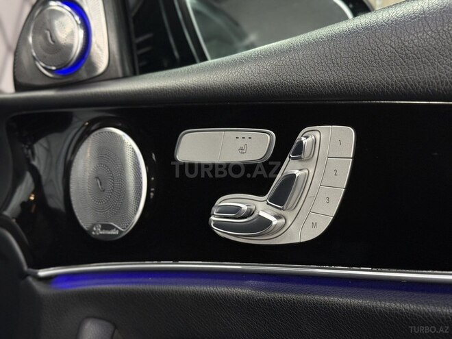 Mercedes E 300 4MATIC-13