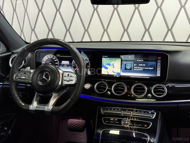 Mercedes E 300 4MATIC-11