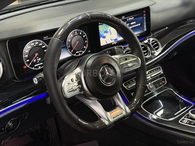 Mercedes E 300 4MATIC-12