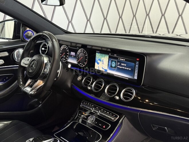 Mercedes E 300 4MATIC-8