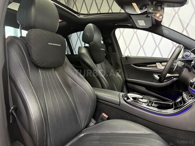 Mercedes E 300 4MATIC-9