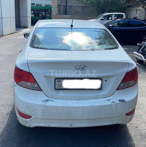 Hyundai Accent-5