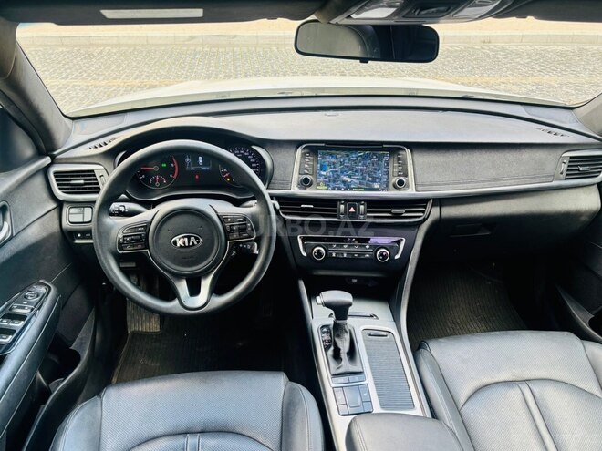 Kia K5-3