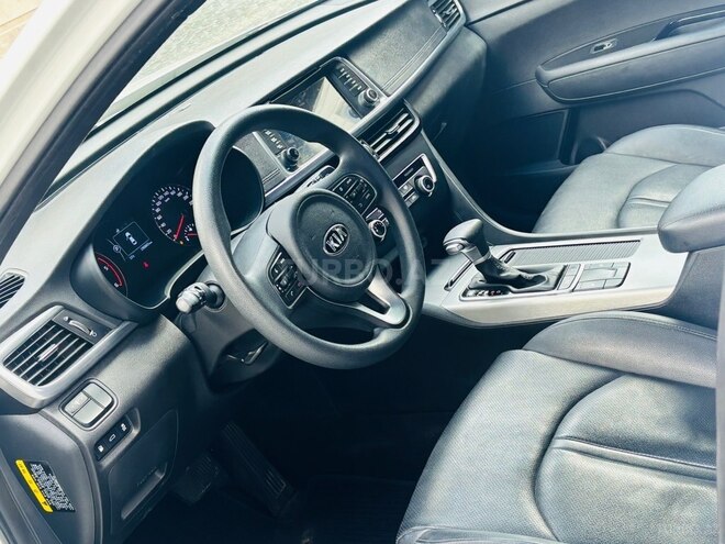 Kia K5-10