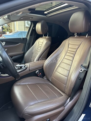 Mercedes E 220 d-6