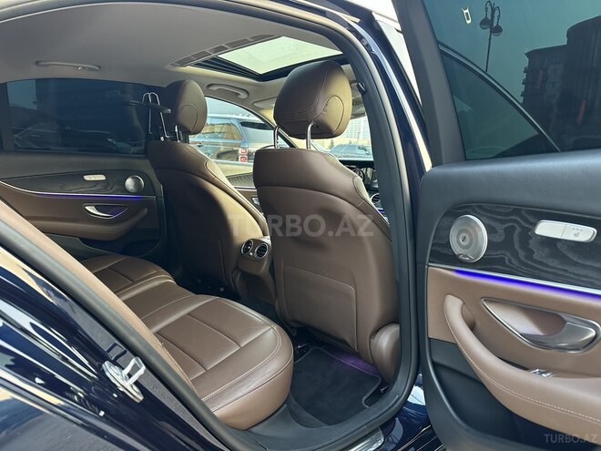 Mercedes E 220 d-11