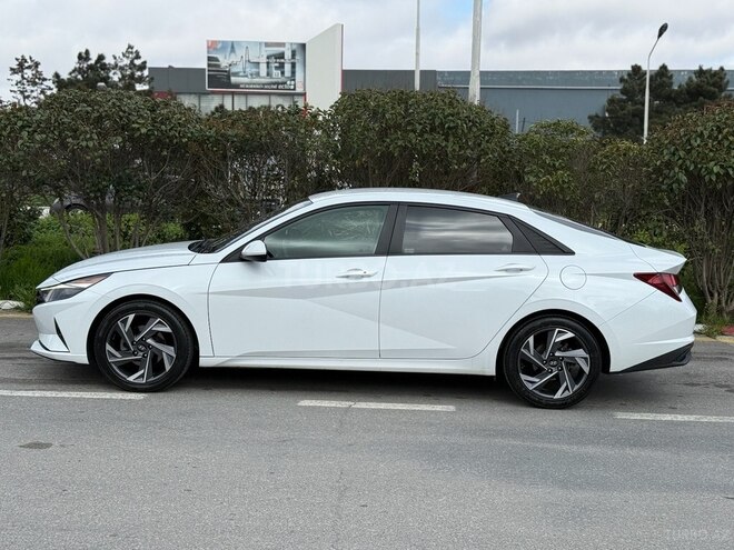 Hyundai Elantra-4