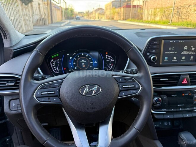 Hyundai Santa Fe-13