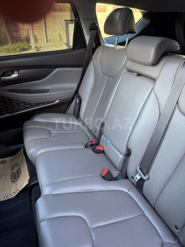 Hyundai Santa Fe-15