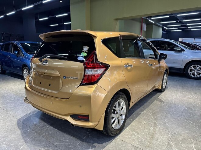 Nissan Note-8
