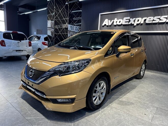 Nissan Note-5