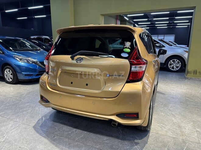 Nissan Note-7