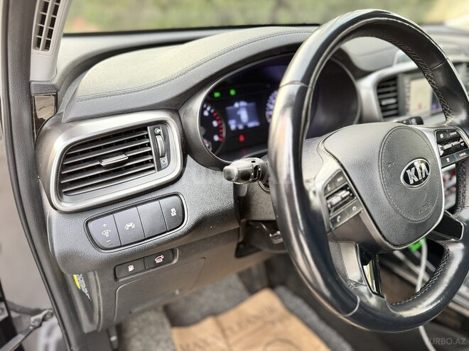 Kia Sorento-12