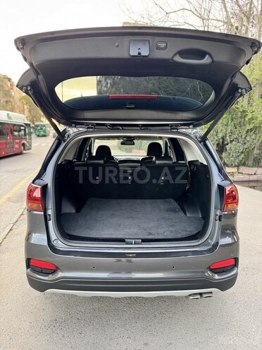 Kia Sorento-11