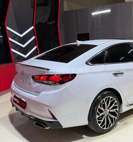 Hyundai Sonata-11