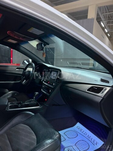 Hyundai Sonata-14