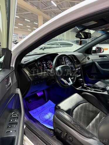 Hyundai Sonata-15