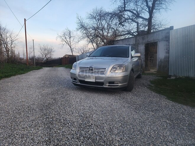 Toyota Avensis-1