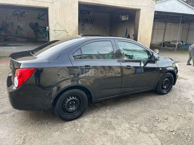 Chevrolet Aveo-4