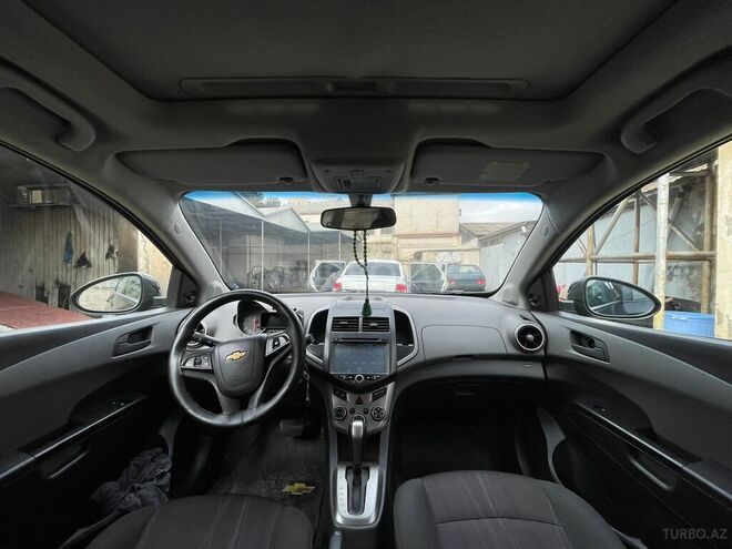 Chevrolet Aveo-5