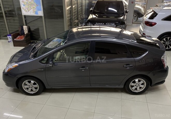 Toyota Prius-8