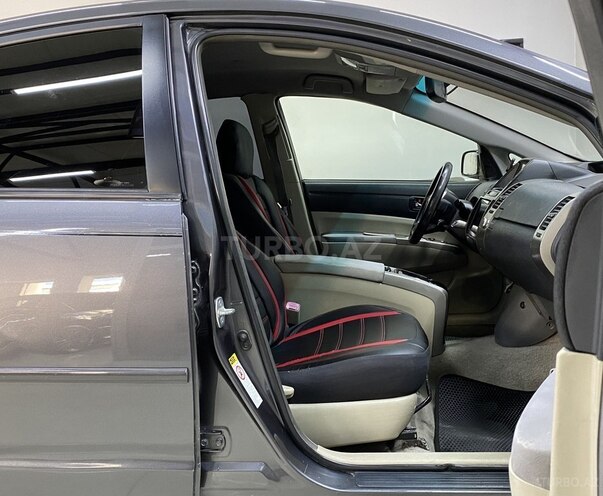 Toyota Prius-17