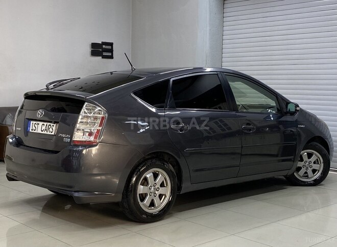 Toyota Prius-13