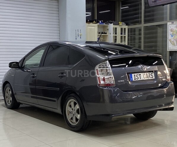 Toyota Prius-10