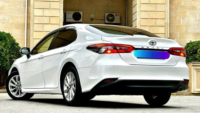 Toyota Camry-12