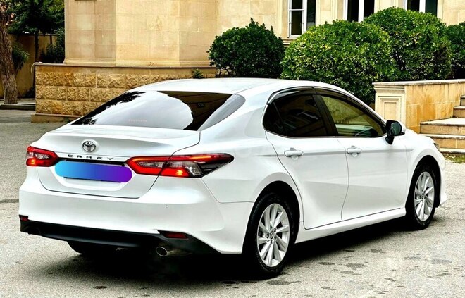 Toyota Camry-11