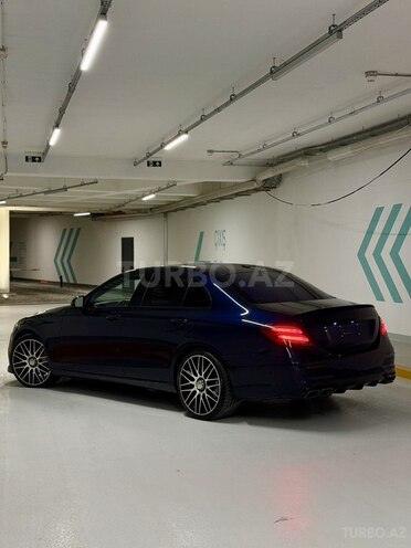 Mercedes E 300-5