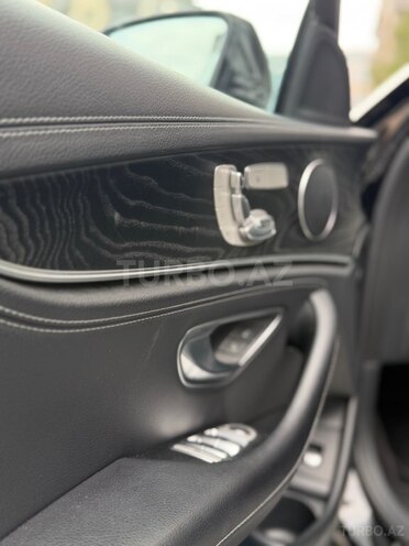 Mercedes E 300-14