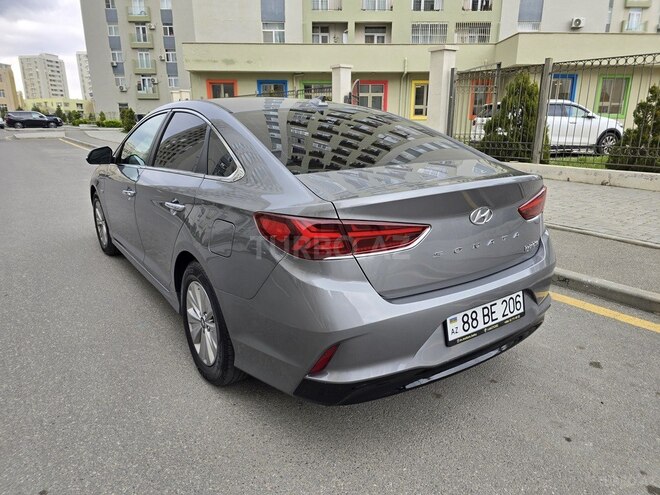 Hyundai Sonata-6