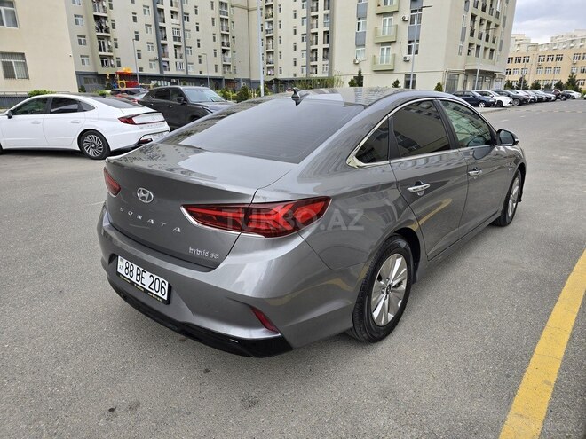 Hyundai Sonata-8