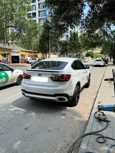 BMW X6-4