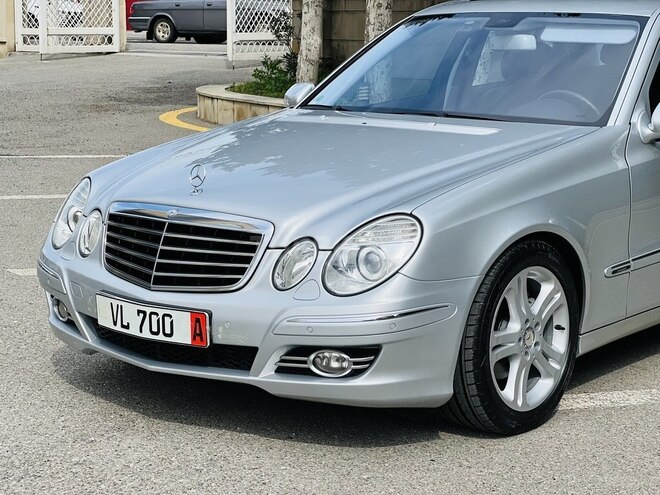 Mercedes E 220-13