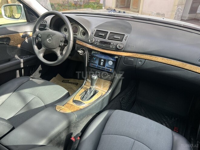 Mercedes E 220-2
