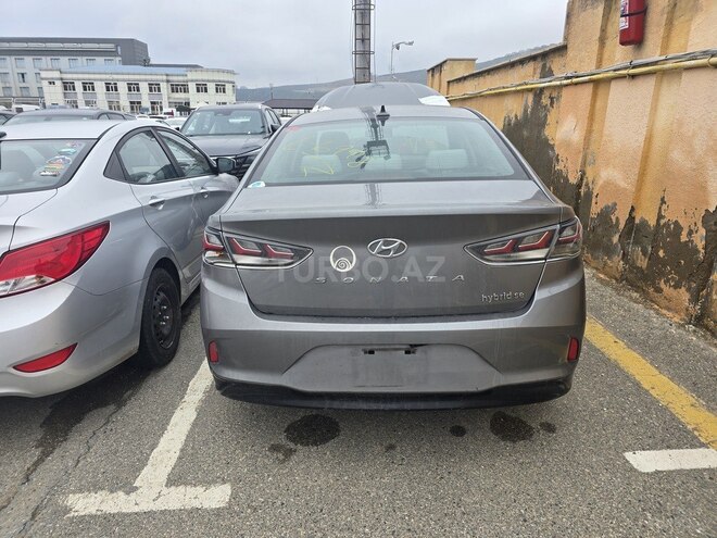 Hyundai Sonata-20