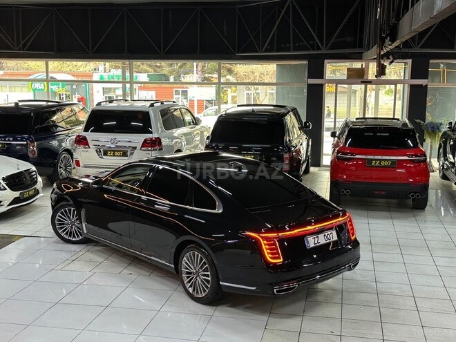 Hongqi H9-12