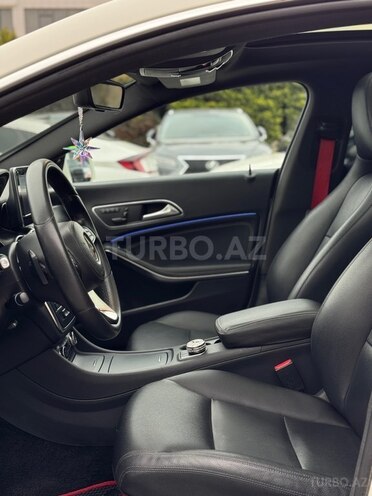 Mercedes CLA 250-23