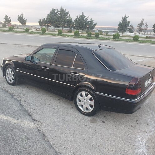 Mercedes C 240-11