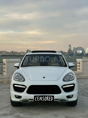 Porsche Cayenne-1