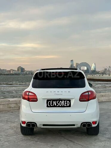 Porsche Cayenne-2
