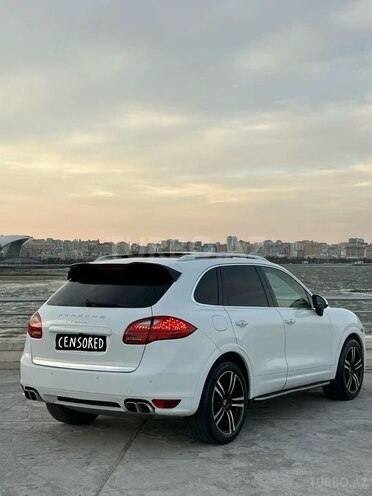 Porsche Cayenne-5