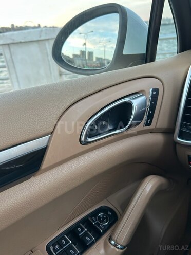 Porsche Cayenne-10