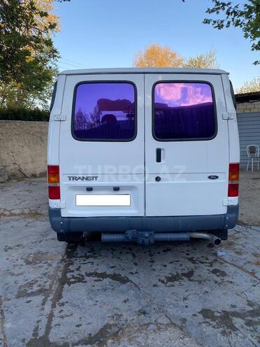 Ford Transit-13